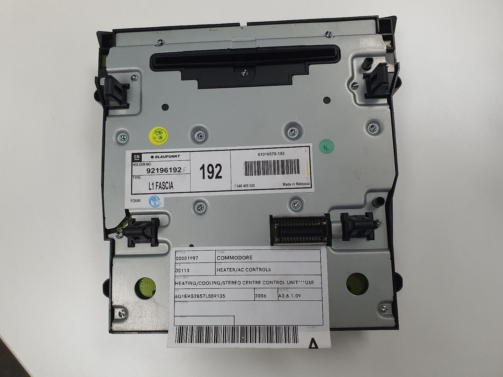 HOLDEN COMMODORE HEATER/AC CONTROLS HEATING/COOLING/STEREO CENTRE CONTROL UNIT** - Image 3